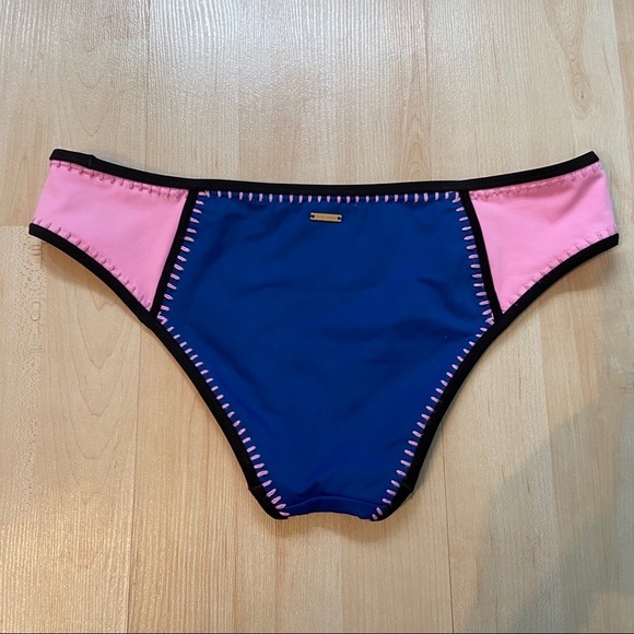 💥5/$25‎ Victoria’s Secret women’s blue and  pink bikini bottoms in size small - Picture 2 of 6